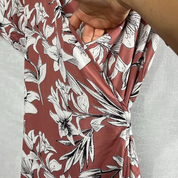 Roxy Floral Wrap Dress Cap Sleeves Womens 4 Waist Tie Mauve Indie Low Neckline - Picture 3 of 15